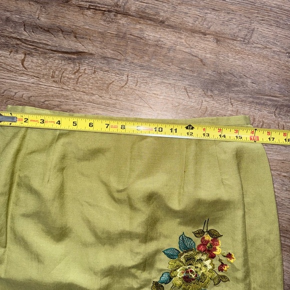 Plaza South • VTG Linen Blend Floral Embroidered Maxi Skirt - Picture 6 of 9